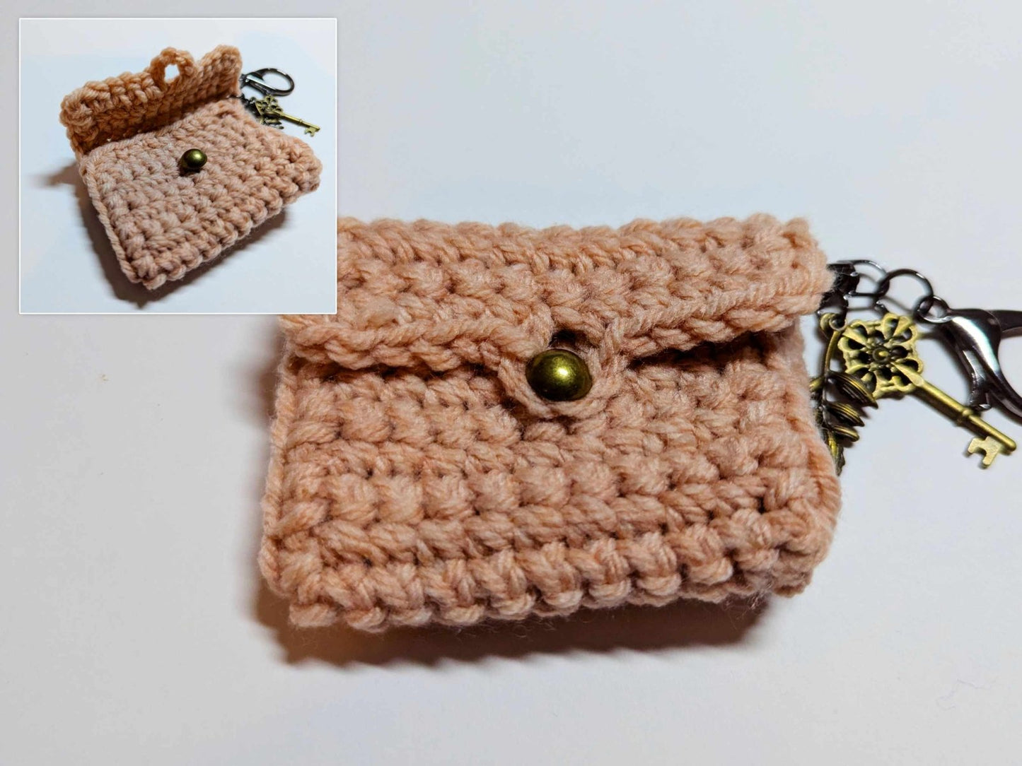 Crochet Earbud/Airpod Case - Accessories - UpperRoomPrints