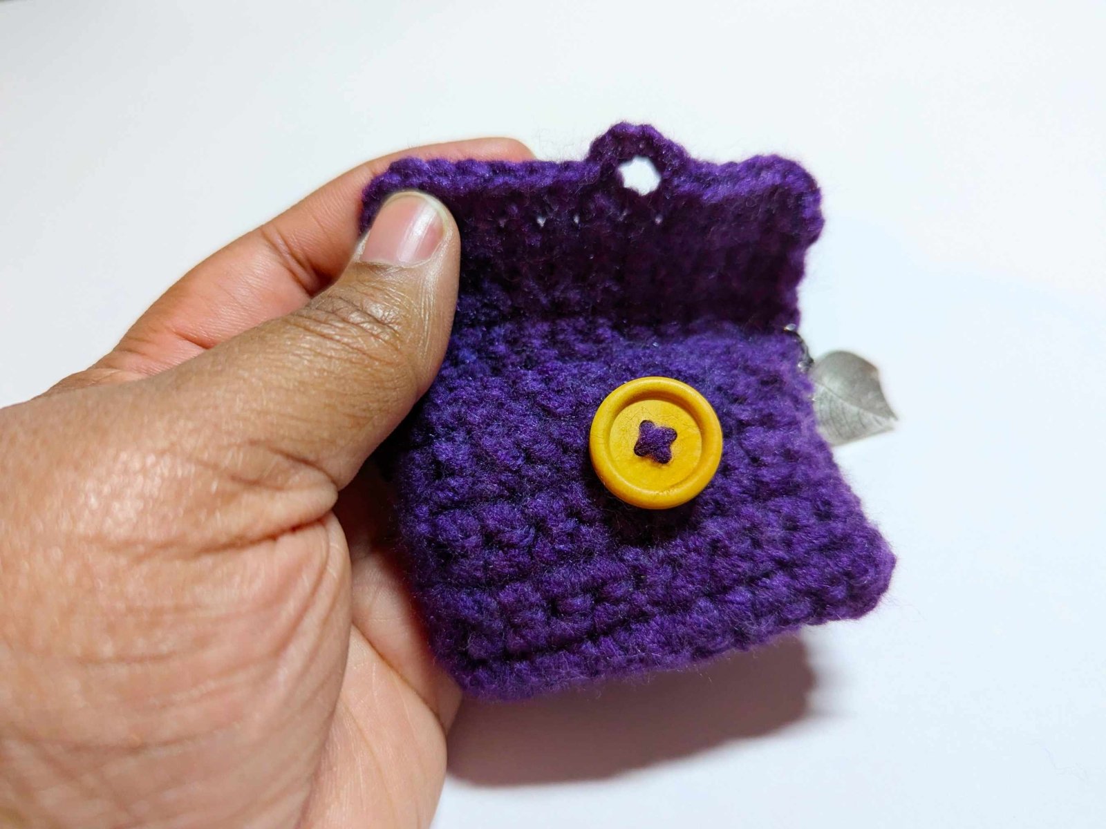 Crochet Earbud/Airpod Case - Accessories - UpperRoomPrints